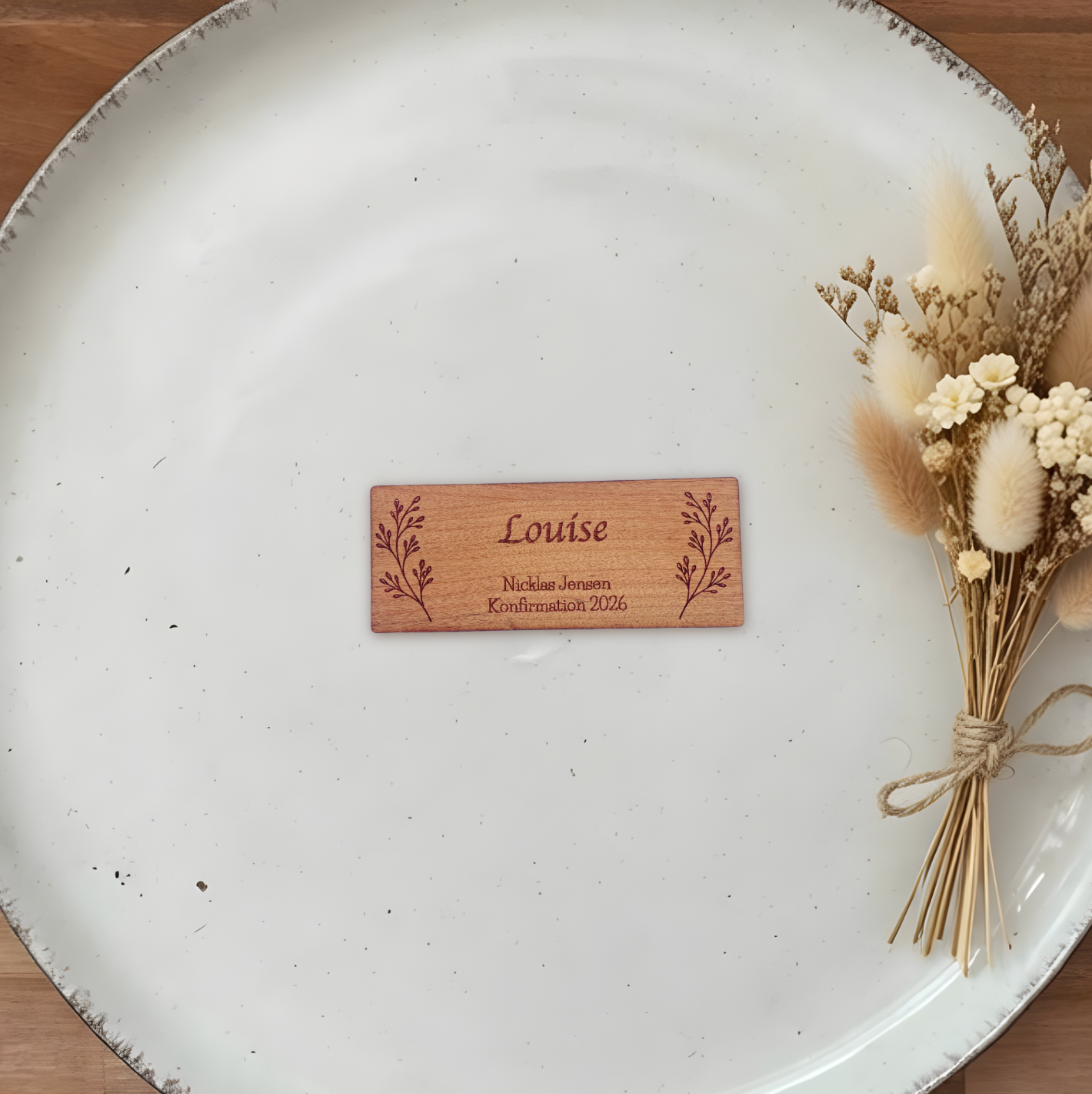 Personligt bordkort i træ - Louise