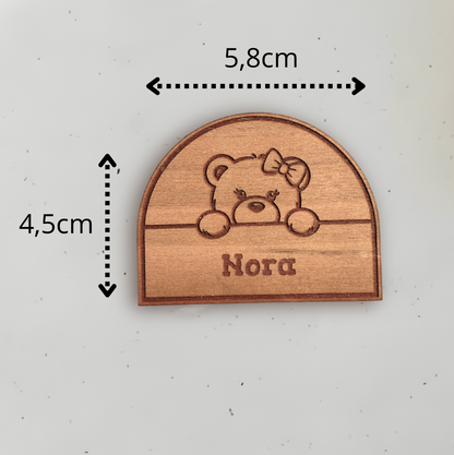 Personligt bordkort i træ - Nora