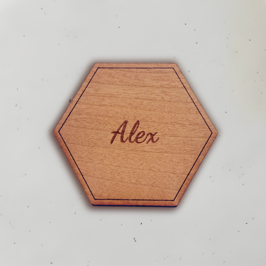 Personligt bordkort i træ - Alex