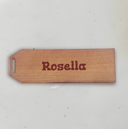Personligt bordkort i træ - Rosella
