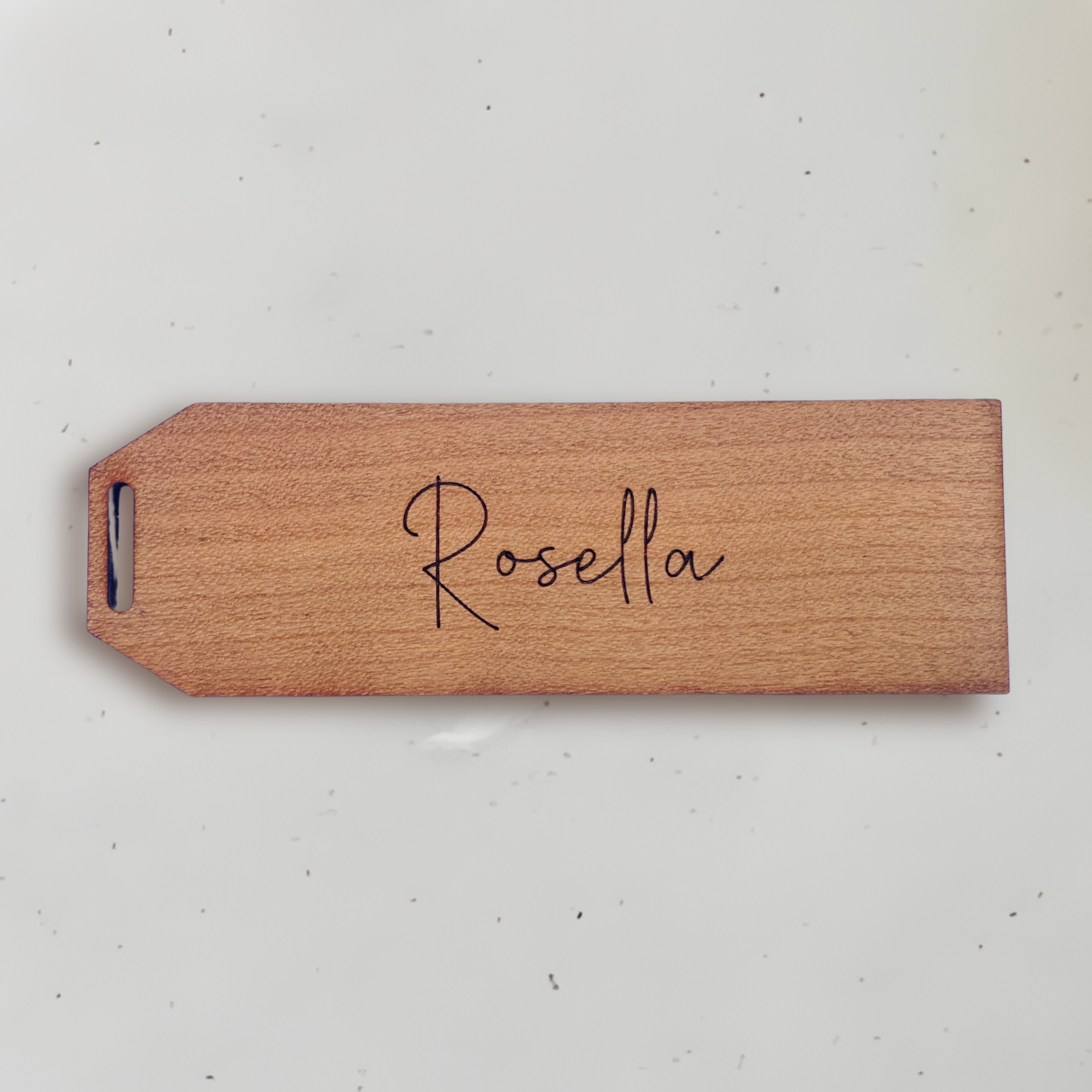 Personligt bordkort i træ - Rosella