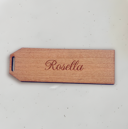 Personligt bordkort i træ - Rosella