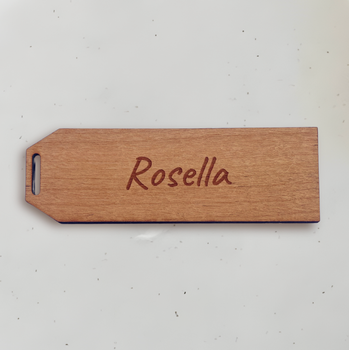 Personligt bordkort i træ - Rosella