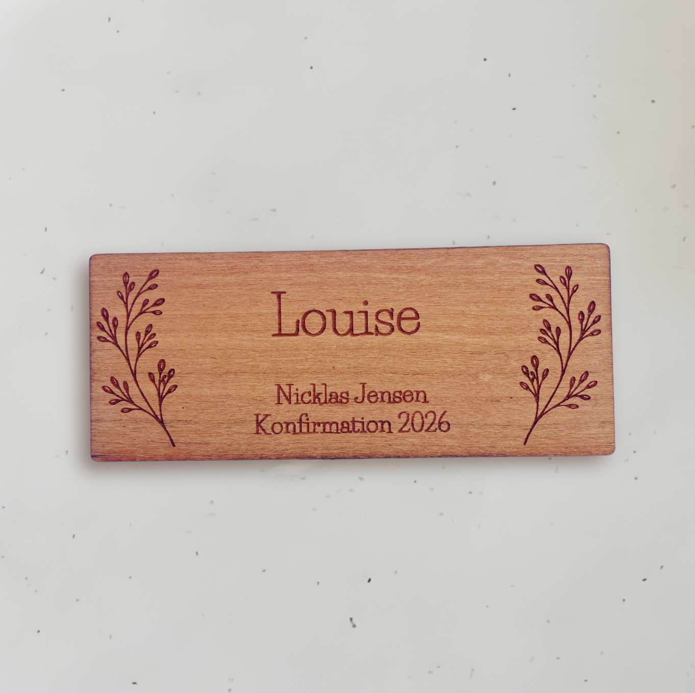 Personligt bordkort i træ - Louise