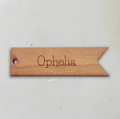 Personligt bordkort i træ - Ophelia