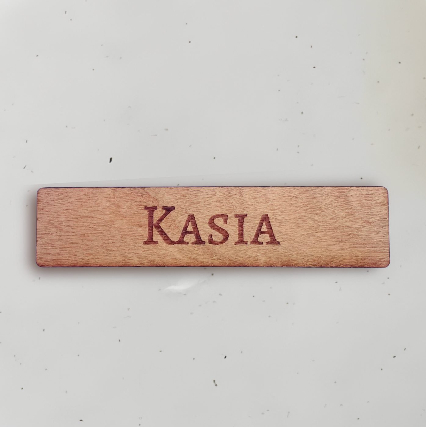 Personligt bordkort i træ - Kasia