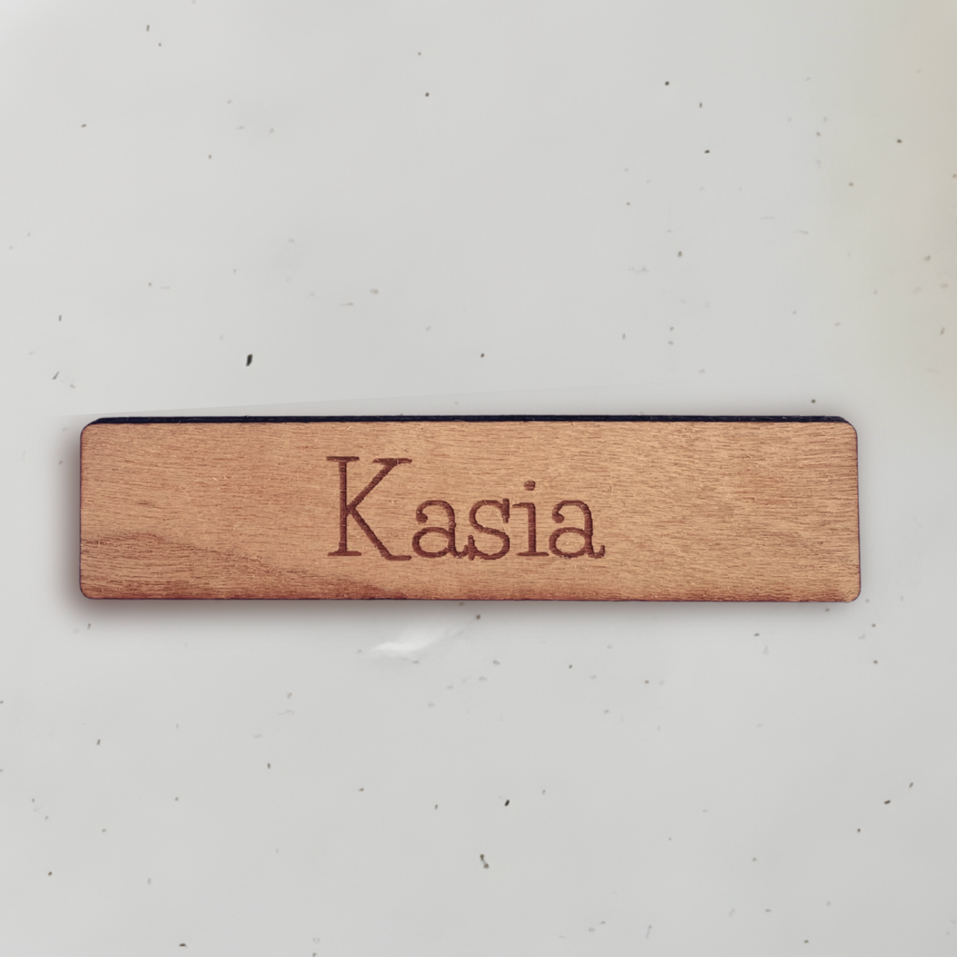 Personligt bordkort i træ - Kasia
