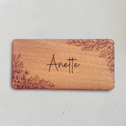 Personligt bordkort i træ - Anette