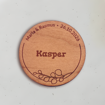 Personligt bordkort i træ - Kasper
