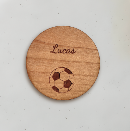 Personligt bordkort i træ - Lucas