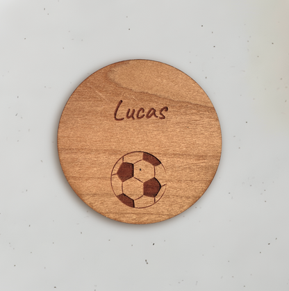 Personligt bordkort i træ - Lucas
