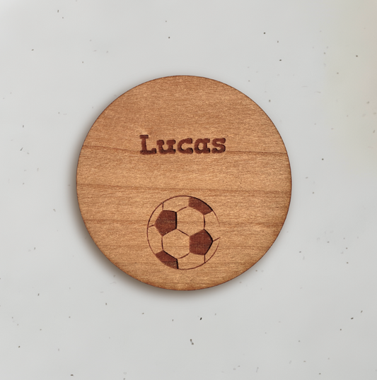 Personligt bordkort i træ - Lucas